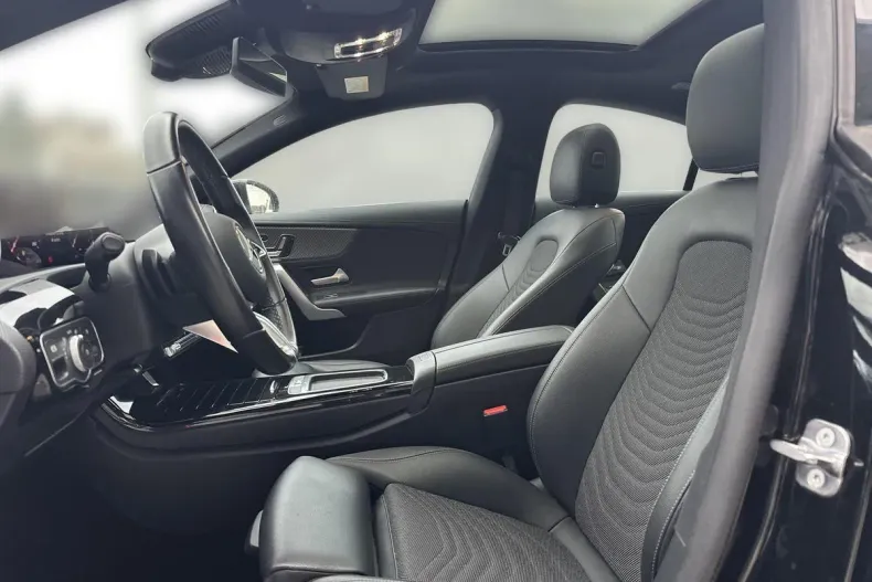 Mercedes-Benz CLA din 2023 cu 43.555 km - oferta MER163064 - foto 13