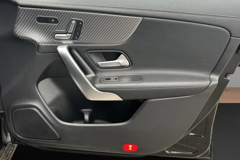 Mercedes-Benz CLA din 2023 cu 43.555 km - oferta MER163064 - foto 16