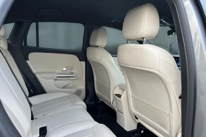 Mercedes-Benz GLA din 2023 cu 46.886 km - oferta MER163074 - foto 12