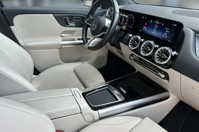 Mercedes-Benz GLA din 2023 cu 46.886 km - oferta MER163074 - foto 14