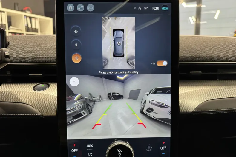 Ford Mustang Mach-E din 2023 cu 33.700 km - oferta FOR163081 - foto 13