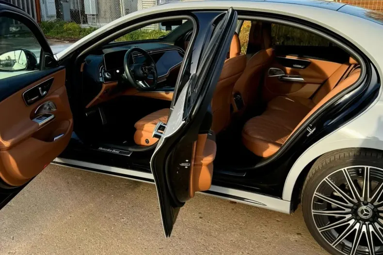 Mercedes-Benz E 220 din 2024 cu 13.000 km - oferta MER163092 - foto 9