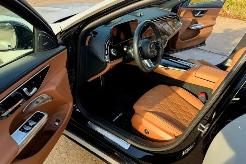 Mercedes-Benz E 220 din 2024 cu 13.000 km - oferta MER163092 - foto 11