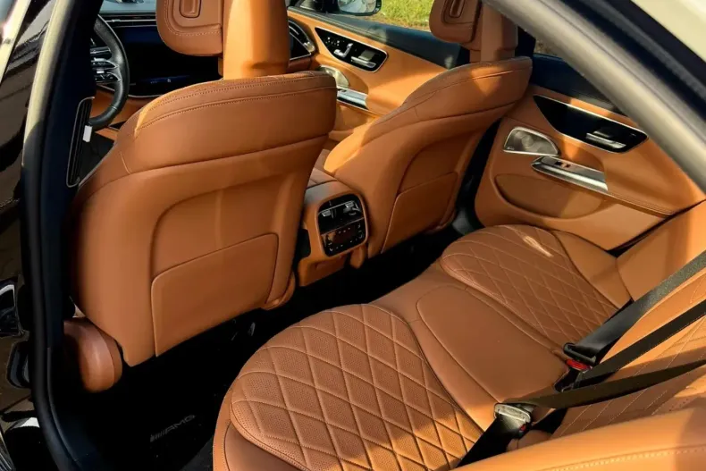 Mercedes-Benz E 220 din 2024 cu 13.000 km - oferta MER163092 - foto 13