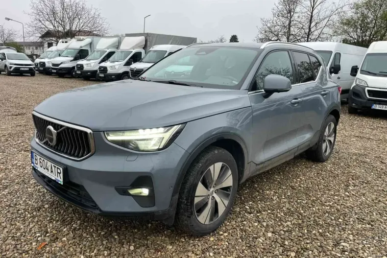 Volvo XC40 din 2023 cu 98.682 km - oferta VOL163106 - foto 2