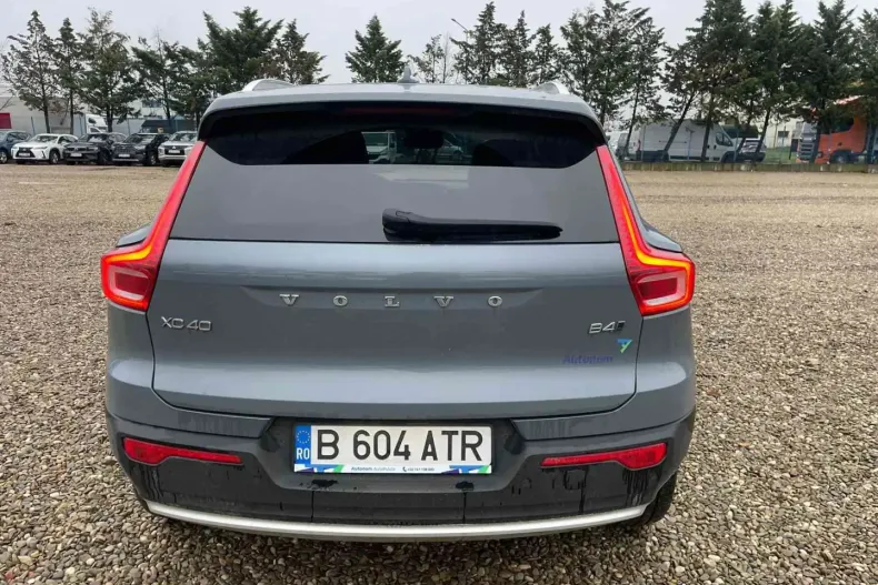 Volvo XC40 din 2023 cu 98.682 km - oferta VOL163106 - foto 6