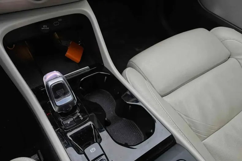 Volvo XC40 din 2023 cu 98.682 km - oferta VOL163106 - foto 9