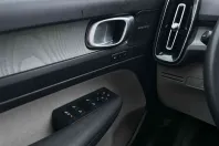 Volvo XC40 din 2023 cu 98.682 km - oferta VOL163106 - foto 10