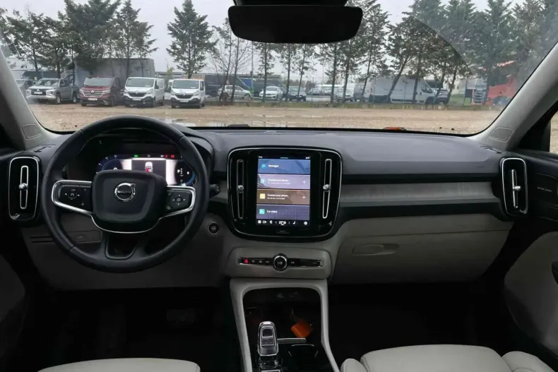 Volvo XC40 din 2023 cu 98.682 km - oferta VOL163106 - foto 15