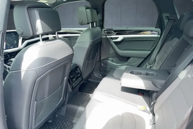 Volkswagen Touareg din 2023 cu 29.868 km - oferta VOL163109 - foto 11