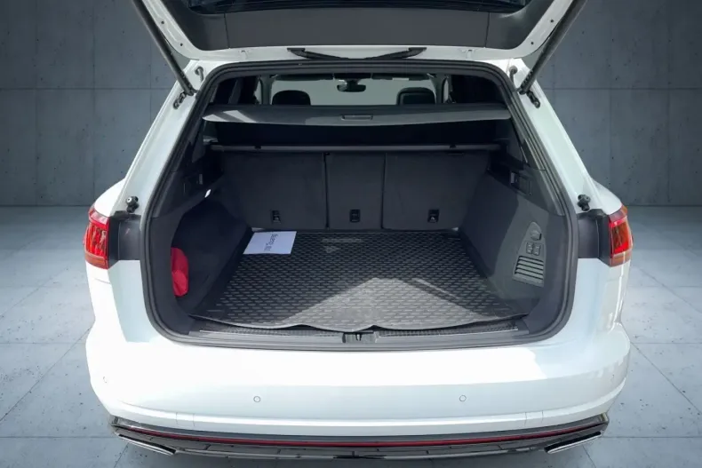 Volkswagen Touareg din 2023 cu 29.868 km - oferta VOL163109 - foto 12