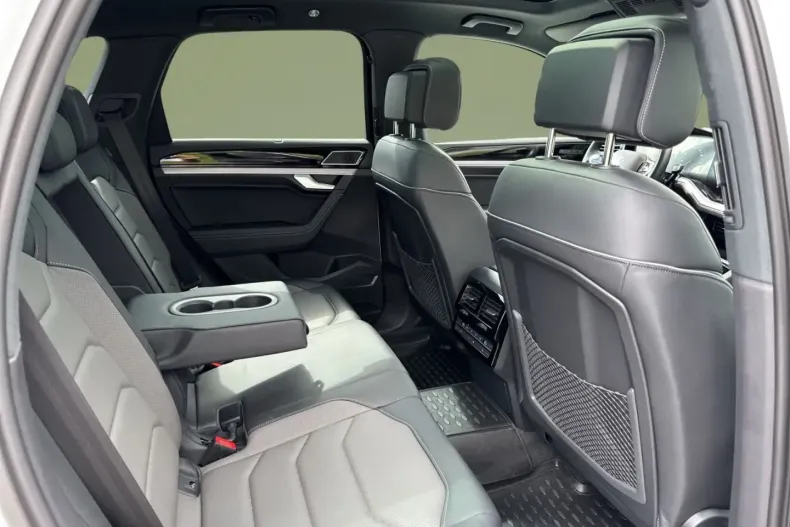 Volkswagen Touareg din 2023 cu 29.868 km - oferta VOL163109 - foto 17