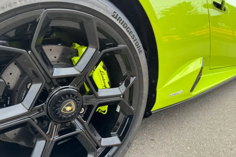 Lamborghini Huracán din 2023 cu 1.400 km - oferta LAM163113 - foto 6