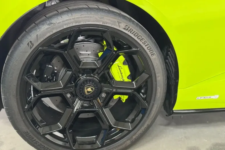 Lamborghini Huracán din 2023 cu 1.400 km - oferta LAM163113 - foto 21