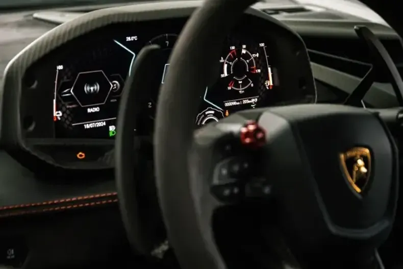 Lamborghini Revuelto din 2024 cu 3.200 km - oferta LAM163114 - foto 20