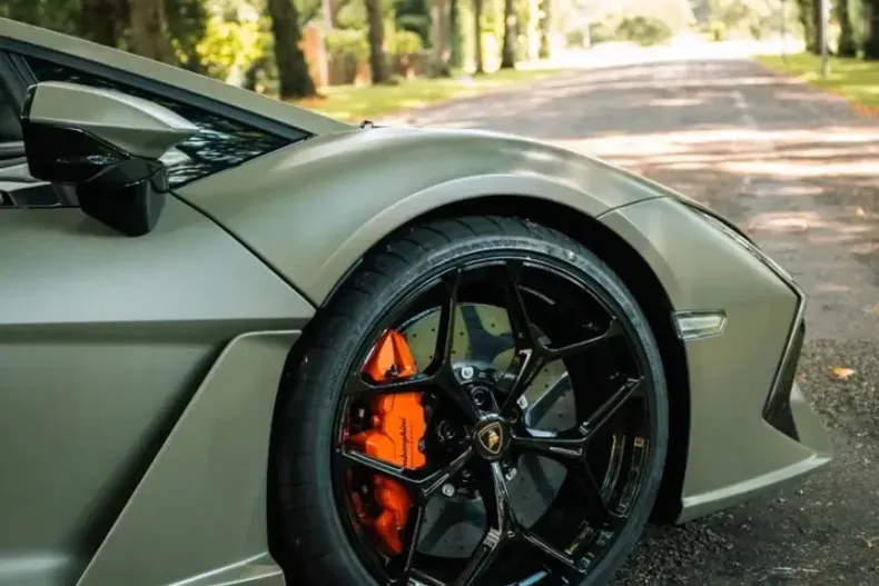 Lamborghini Revuelto din 2024 cu 3.200 km - oferta LAM163114 - foto 26