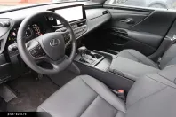 Lexus ES 300 din 2023 cu 7.532 km - oferta LEX163123 - foto 4