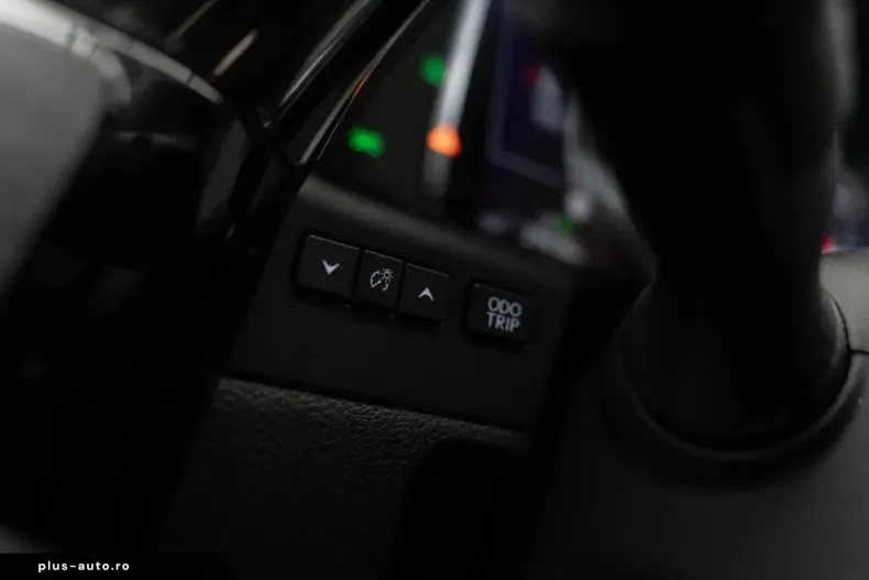 Lexus ES 300 din 2024 cu 29.418 km - oferta LEX163136 - foto 34