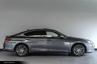 Lexus ES 300 din 2024 cu 29.418 km - oferta LEX163136 - foto 39