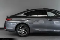 Lexus ES 300 din 2024 cu 29.418 km - oferta LEX163136 - foto 40