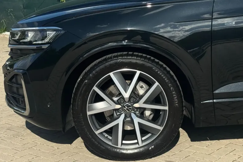 Volkswagen Touareg din 2023 cu 31.985 km - oferta VOL163146 - foto 10