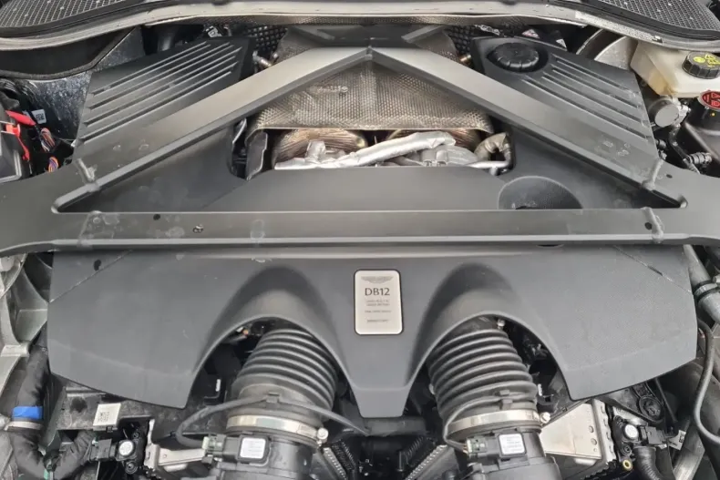 Aston Martin DB12 din 2024 cu 7.294 km - oferta AST163148 - foto 8