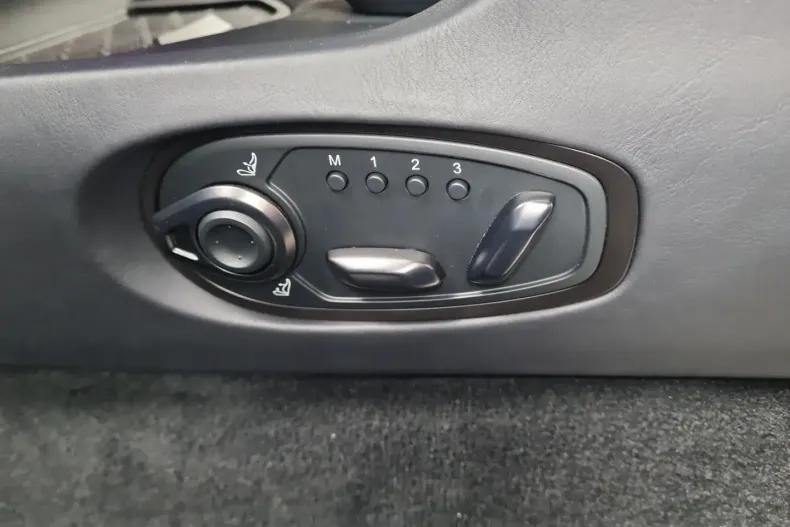 Aston Martin DB12 din 2024 cu 7.294 km - oferta AST163148 - foto 12