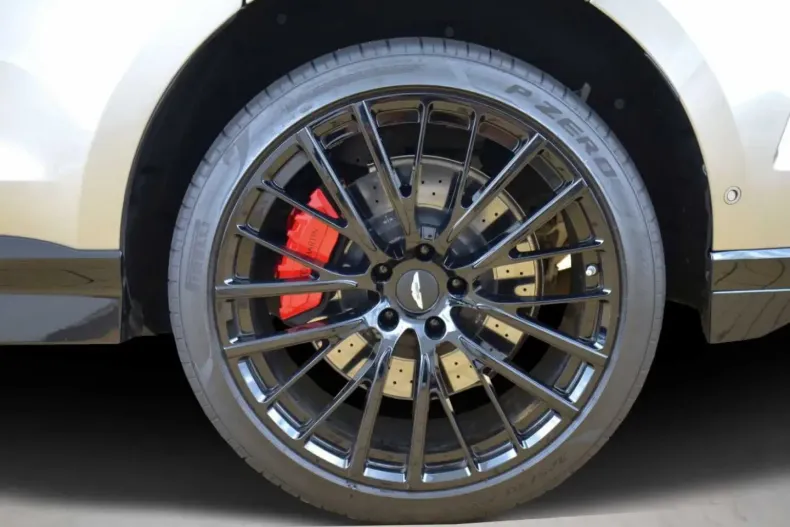 Aston Martin DBX din 2024 cu 6.490 km - oferta AST163151 - foto 3