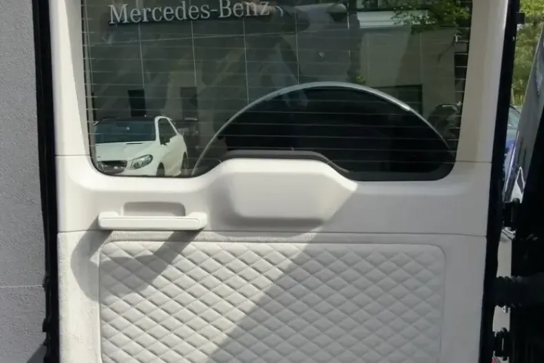 Mercedes-Benz G 400 din 2021 cu 7.100 km - oferta MER163155 - foto 14