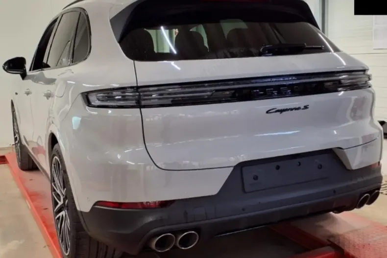 Porsche Cayenne din 2024 cu 63.000 km - oferta POR163215 - foto 4