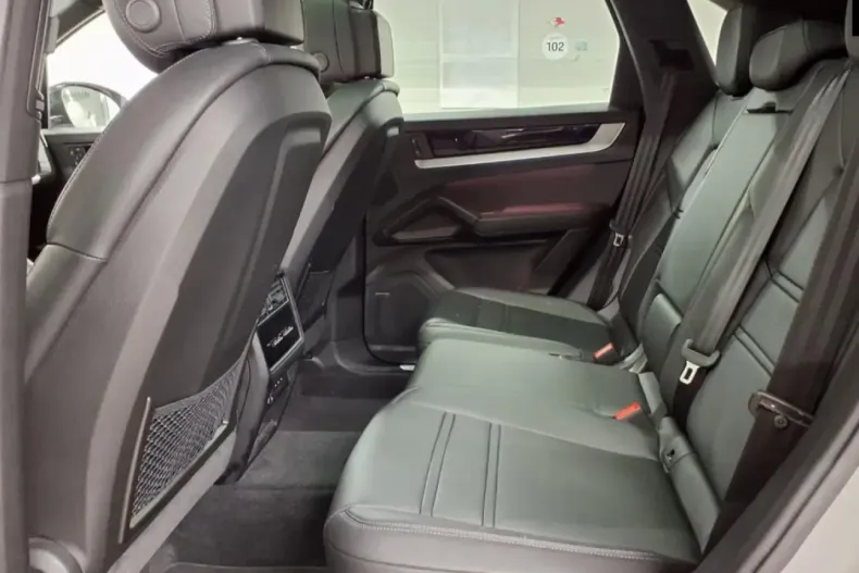 Porsche Cayenne din 2024 cu 63.000 km - oferta POR163215 - foto 5