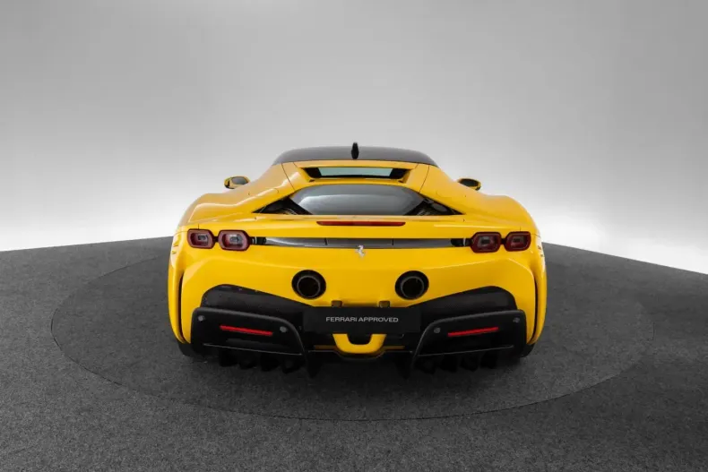 Ferrari SF90 din 2022 cu 7.300 km - oferta FER163235 - foto 7