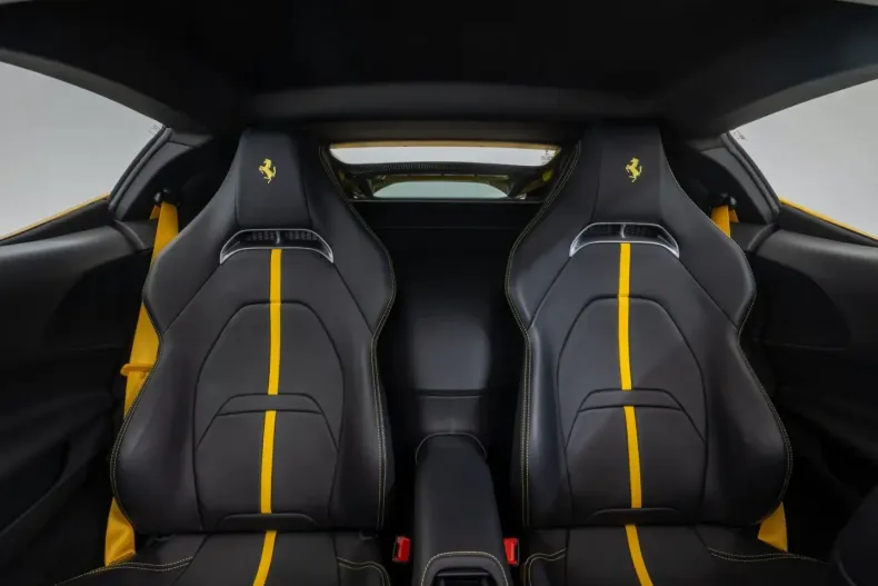 Ferrari SF90 din 2022 cu 7.300 km - oferta FER163235 - foto 9