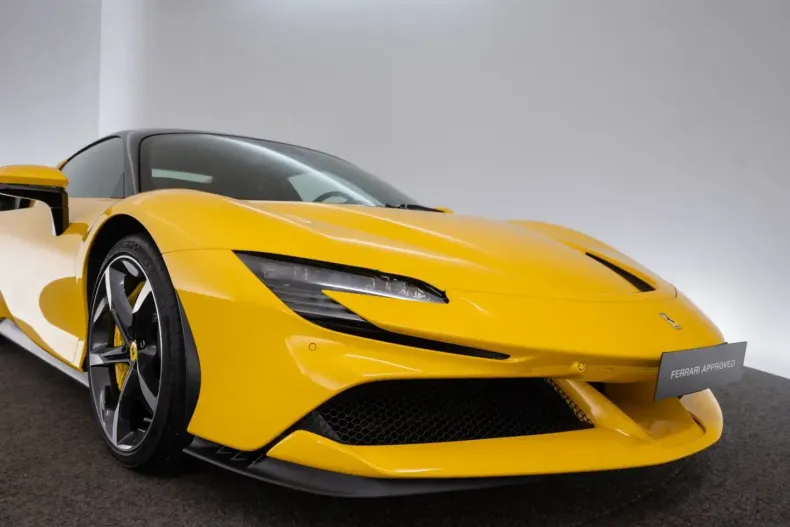 Ferrari SF90 din 2022 cu 7.300 km - oferta FER163235 - foto 18