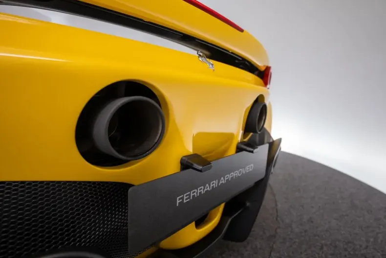 Ferrari SF90 din 2022 cu 7.300 km - oferta FER163235 - foto 19