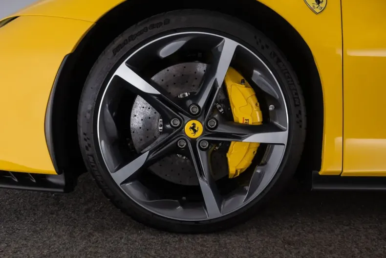 Ferrari SF90 din 2022 cu 7.300 km - oferta FER163235 - foto 23