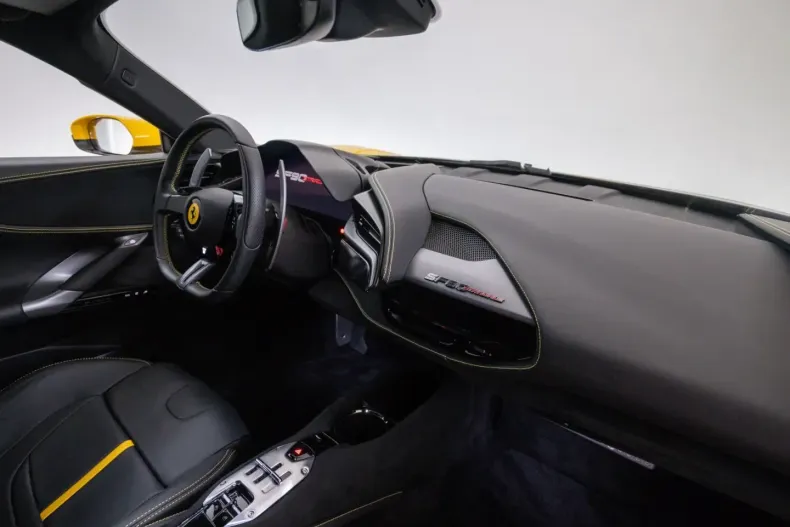 Ferrari SF90 din 2022 cu 7.300 km - oferta FER163235 - foto 33