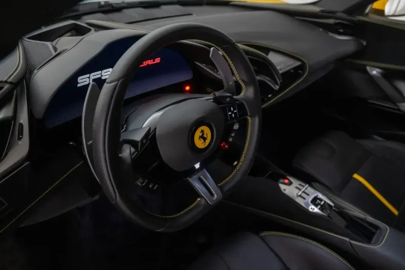 Ferrari SF90 din 2022 cu 7.300 km - oferta FER163235 - foto 37