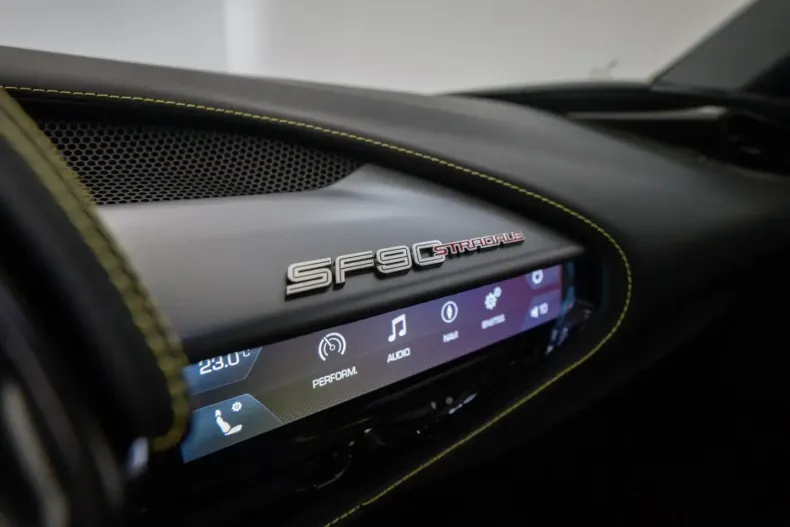 Ferrari SF90 din 2022 cu 7.300 km - oferta FER163235 - foto 41