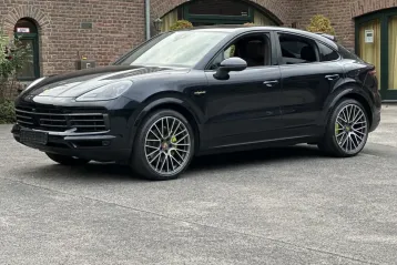 Porsche Cayenne din 2022 - oferta POR163244