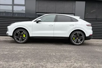 Porsche Cayenne din 2022 - oferta POR163251