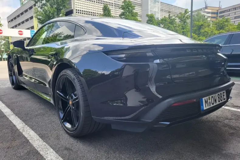 Porsche Taycan din 2020 cu 121.000 km - oferta POR163252 - foto 19