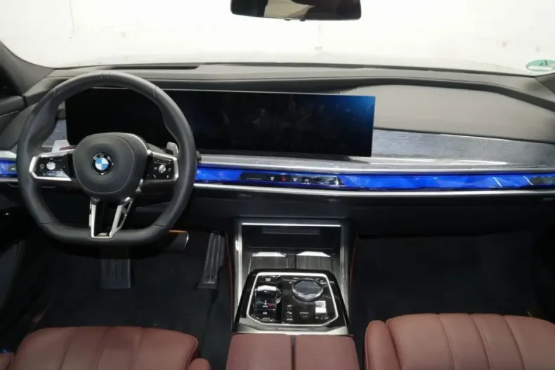 BMW 740 din 2025 cu 22.305 km - oferta BMW163255 - foto 3