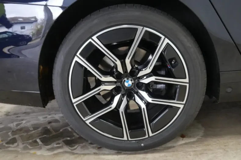 BMW 740 din 2025 cu 22.305 km - oferta BMW163255 - foto 9