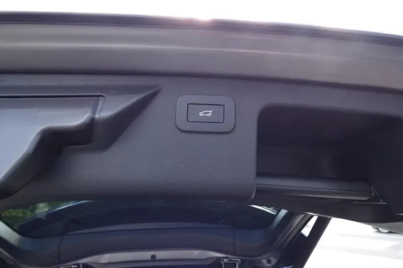 Land Rover Discovery Sport din 2024 cu 49.800 km - oferta LAN163256 - foto 30