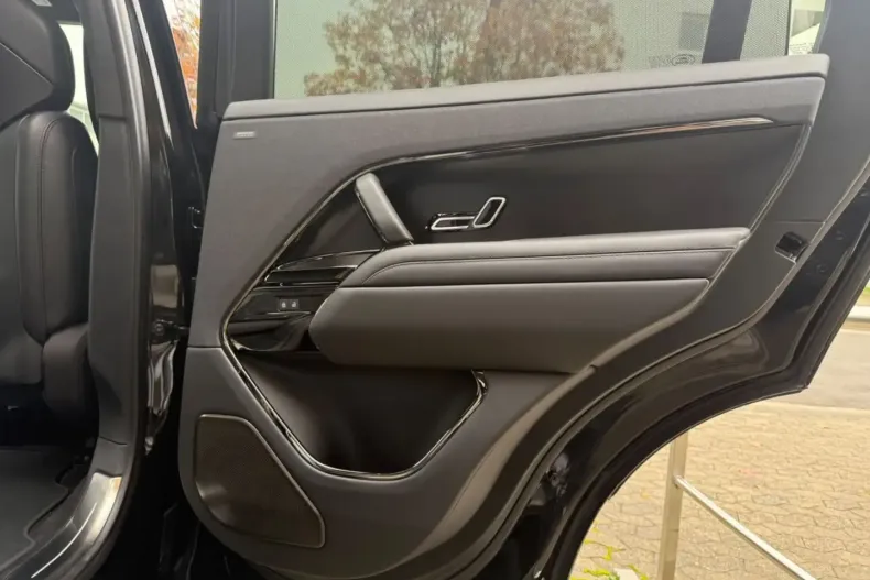 Land Rover Range Rover Sport din 2024 cu 1.700 km - oferta LAN163268 - foto 22