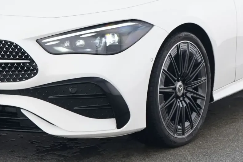 Mercedes-Benz CLE 300 din 2024 cu 16.405 km - oferta MER163269 - foto 3