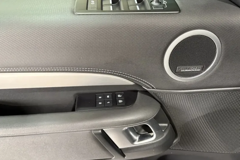 Land Rover Discovery din 2022 cu 75.000 km - oferta LAN163271 - foto 14