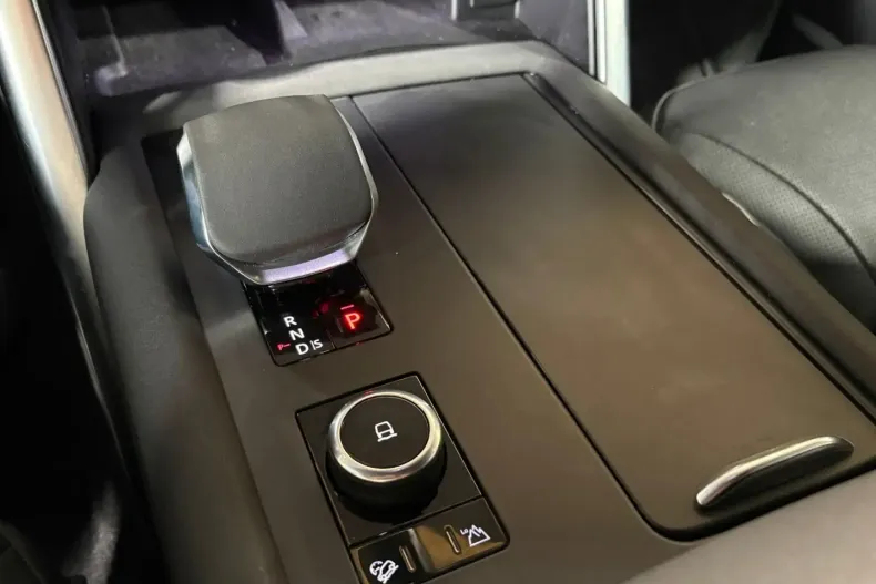 Land Rover Discovery din 2022 cu 75.000 km - oferta LAN163271 - foto 35