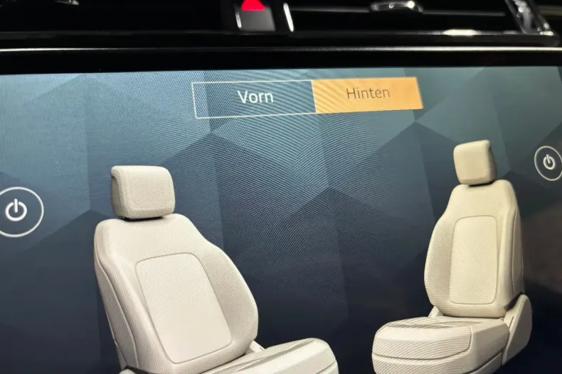 Land Rover Range Rover Velar din 2023 cu 13.000 km - oferta LAN163272 - foto 37